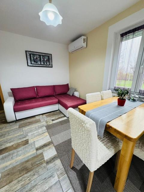 Apartments Paradise Licko Petrovo Selo エクステリア 写真